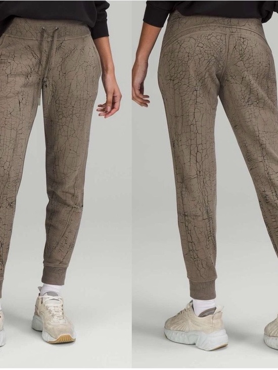 lululemon athletica Pants - Lululemon Warm Down Jogger Thread Dye Rover Black Size 8 7/8 Pants LW5DMX
